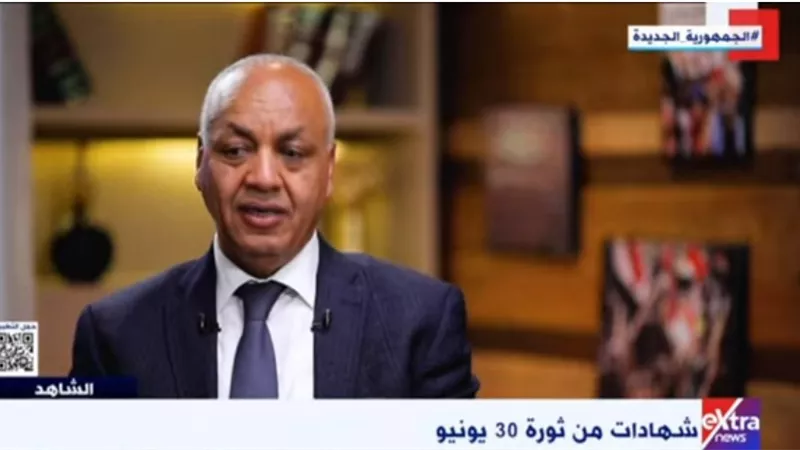مصطفى بكري: مرسي دخل الاتحادية قبل أن يؤدي اليمين وطلب تغيير الأثاث