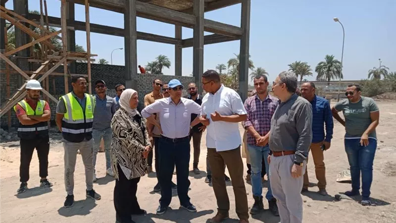 محافظ المنيا يكلف نائبه بتفقد مشروعات 