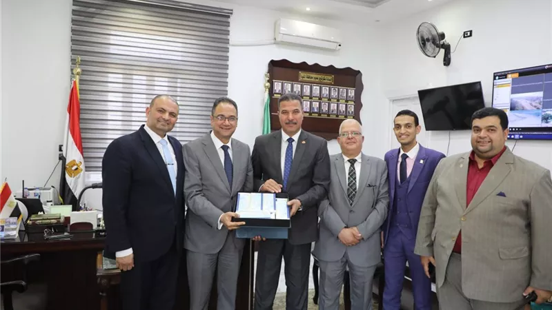 سكرتير عام المحافظة يلتقي ممثلي البنك الزراعي المصري