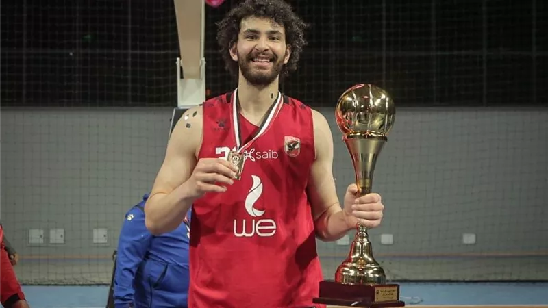الزمالك يعلن تعاقده مع نجم الأهلى رسميا