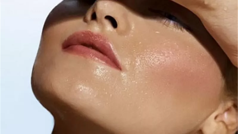أسباب وطرق الوقاية من تعرق الوجه