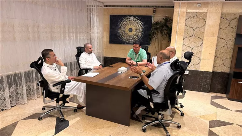 القباج تتابع تفاصيل خطة تصعيد حجاج الجمعيات الأهلية لعرفات