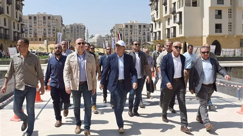 رئيس الوزراء يتابع تنفيذ مشروع تطوير منطقة سور مجرى العيون