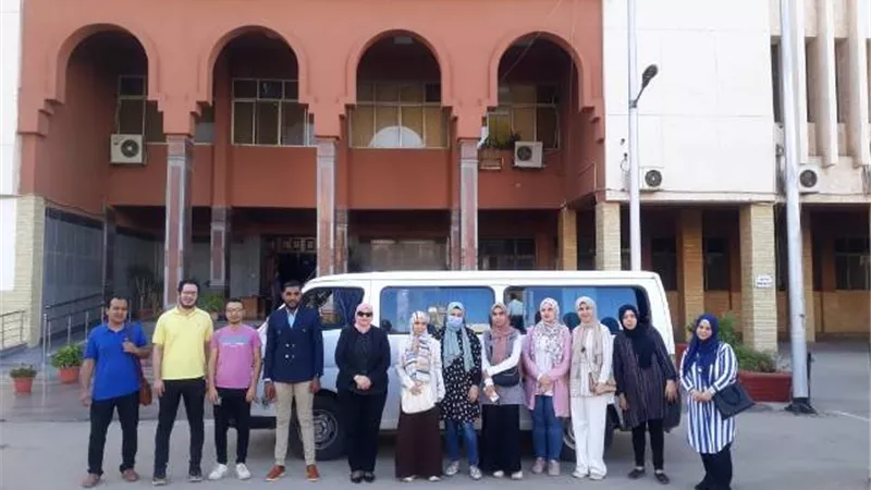 جيهان تتابع تجهيزات القافلة التنموية الشاملة لقرية الربعمائة