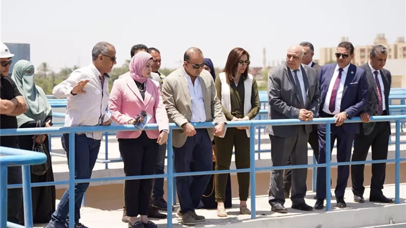 نائب وزيرة التخطيط يتفقد أعمال محطة معالجة الصرف الصحي بمدينة بدر