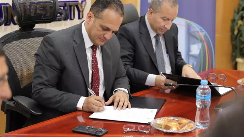 توقيع بروتوكول تعاون بين جامعتي الجلالة و السويس