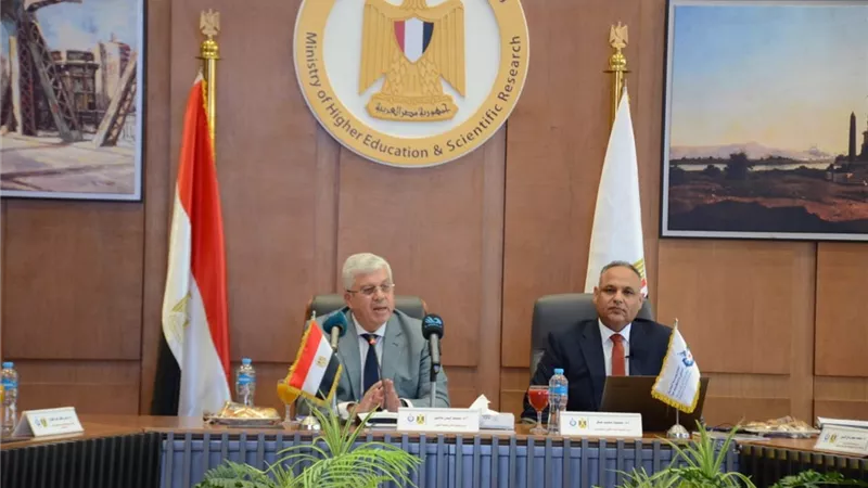 أيمن عاشور: زيادة عدد المتقدمين لجوائز الدولة هذا العام بنسبة 6%