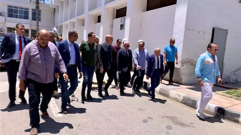 وزير الإسكان يتفقد منظومة مياه الشرب بمدينة بورسعيد