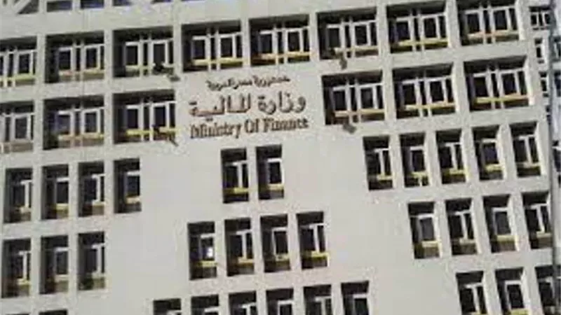 المالية تعلن مواعيد صرف مرتبات يوليو وأغسطس ومتأخرات العاملين
