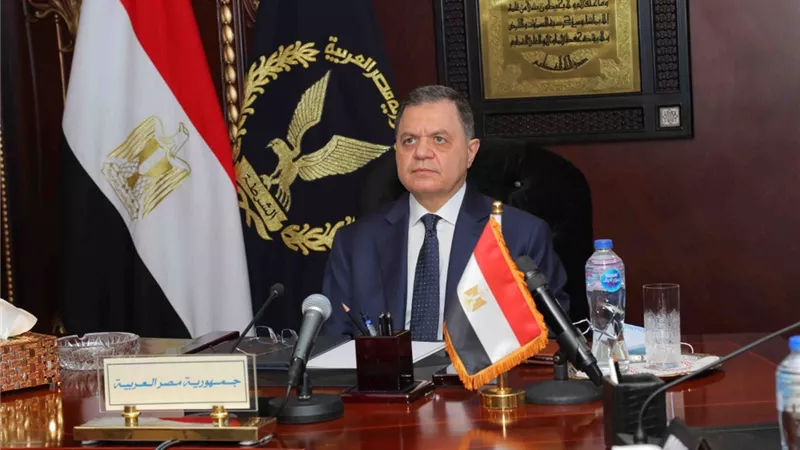 وزير الداخلية يهنئ رئيسي مجلسي النواب والشيوخ ورئيس مجلس الوزراء بمناسبة عيد الاضحى
