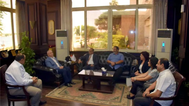 رئيس الطائفة الإنجيلية يهنئ محافظ الأقصر بعيد الأضحى