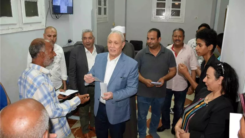 محافظ الأقصر يهنئ جمعية الشابات ومؤسسة البنين بعيد الأضحى