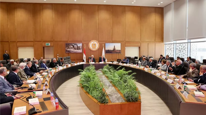 موقف طلاب الطب البشري العائدين من اوكرانيا وروسيا والسودان