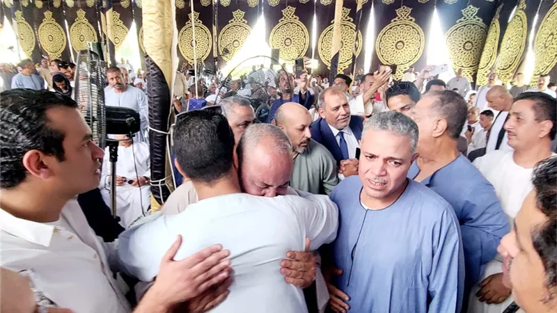 الأزهر والأجهزة التنفيذية والأمنية ينهون خصومة ثأرية بسوهاج..صور