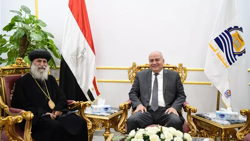 مطران قوص ونقادة يهني محافظ قنا بعيد الأضحى