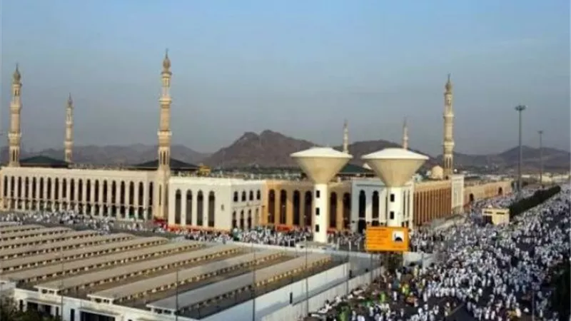 خطب فيه الرسول بحجة الوداع.. مسجد نمرة من أهم معالم مشعر عرفة