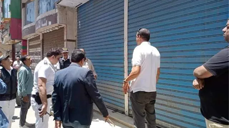 غلق 8 معارض وإيقاف تحويل شقة من سكنى إلى تجارى بالمنيا