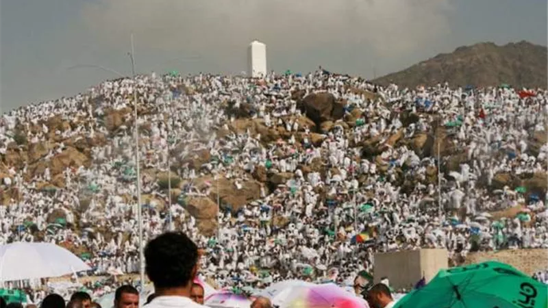 عالم بالأوقاف: الله يتجلى يوم عرفة ويغفر لعباده