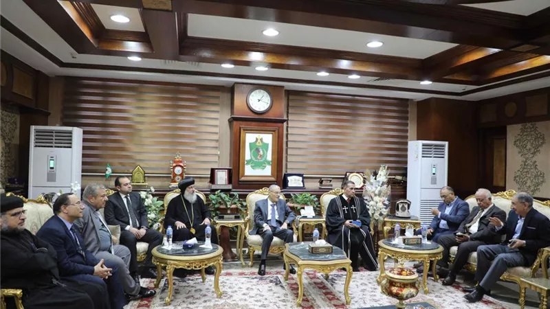 محافظ المنيا يستقبل وفوداً كنسية للتهنئة بعيد الأضحى المبارك