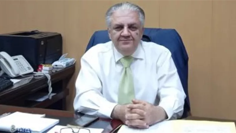 في أول أيام عيد الأضحى..مكين يجتمع بقيادات الصحة بالدقهلية