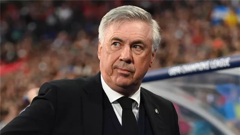 أنشيلوتى لظهير ريال مدريد : لا مكان لك عندى .. عليك الرحيل فورا
