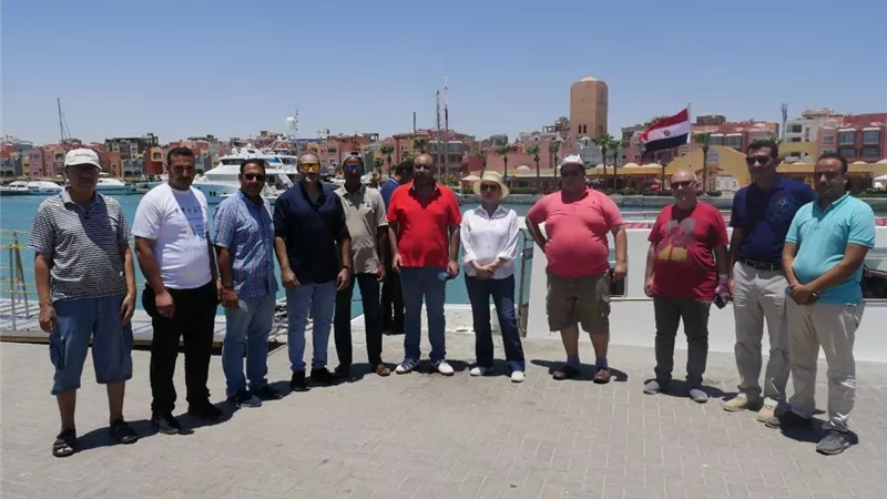 وزيرة البيئة تتابع توافر كافة الاشتراطات البيئية بشواطىء الغردقة
