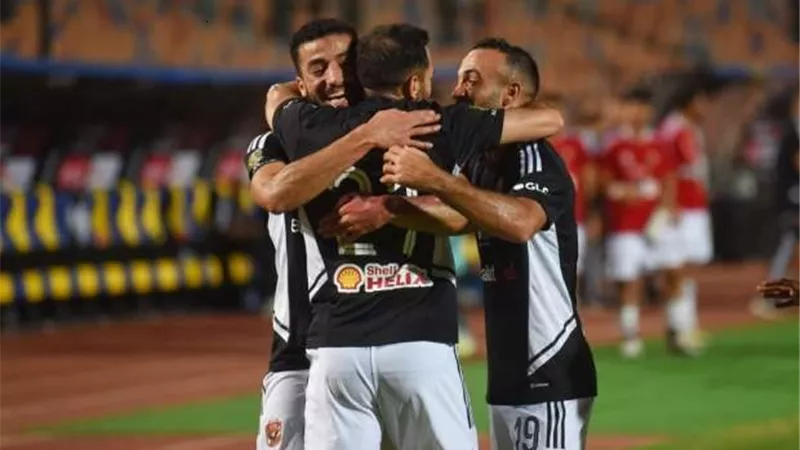 الأهلي يهزم البنك الأهلي ويقترب خطوة جديدة نحو اللقب الغائب