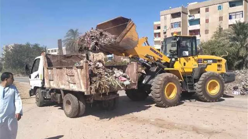 محافظ المنيا يتابع جهود الوحدات المحلية فى حملات النظافة والتجميل