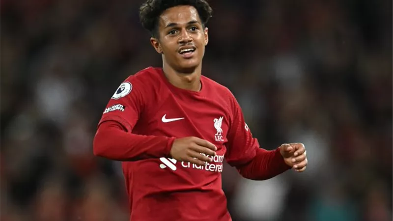 ليفربول يعلن رحيل لاعبه إلى لايبزيج على سبيل الإعارة لمدة عام