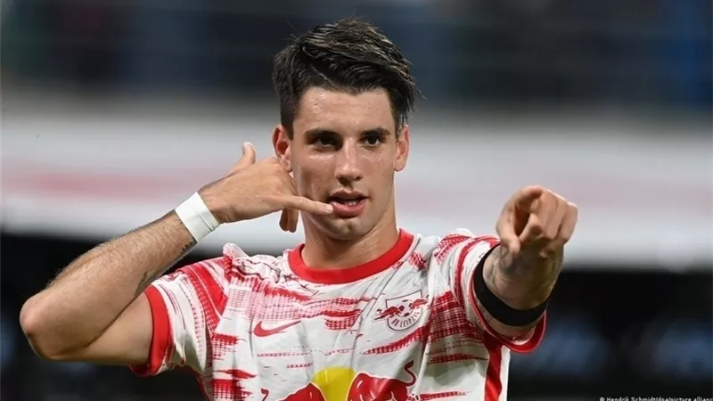 ليفربول يقرر رسميا ضم لاعبا مجريا بـ 70 مليون يورو