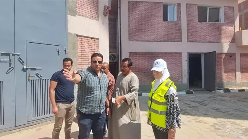 إصلاح خط طرد محطة مياه 