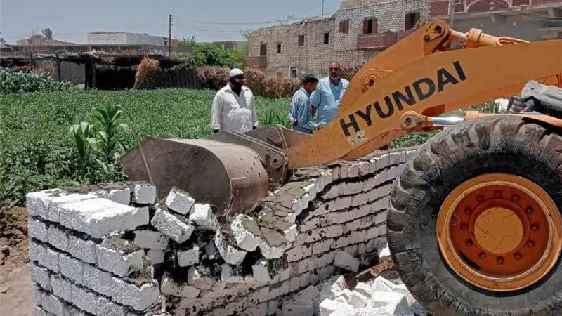 إزالة ٧٠ حالة تعد بمراكز المنيا مع استمرار حملات الإزالة