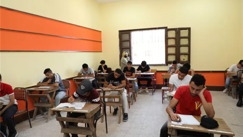 طلاب الثانوية العام ببنى سويف راضيين عن الفيزياء