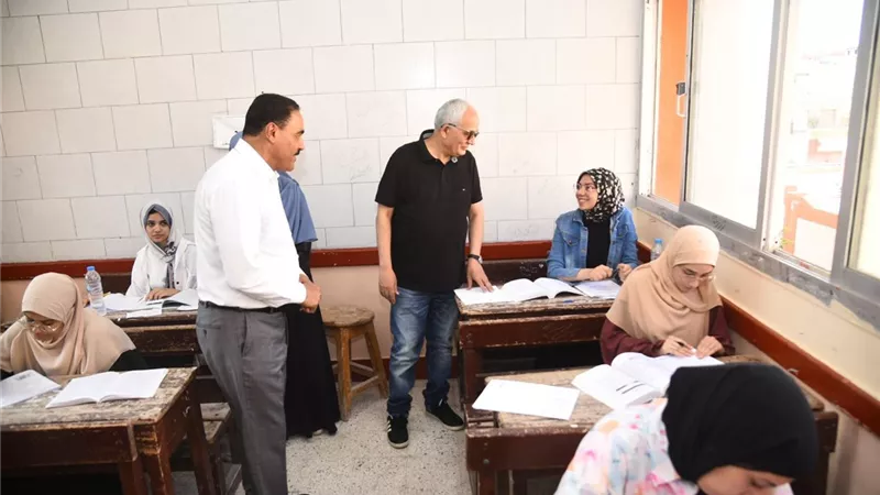 حجازى وشعيب يتفقدان عددا من لجان امتحانات الثانوية العامة بمطروح