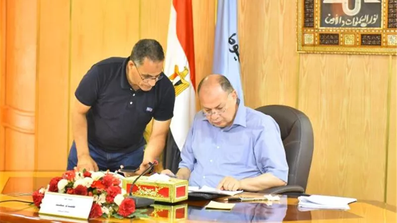محافظ أسيوط يعتمد تنسيق القبول بالصف الأول الثانوى