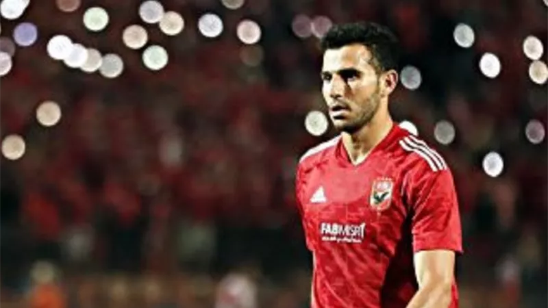 الأهلي يُحدد 4 نجوم لتعويض رحيل حمدي فتحي