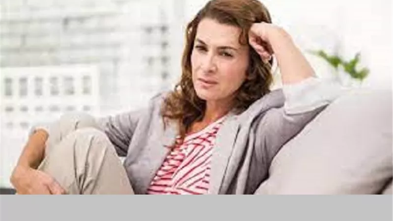 فى سن اليأس وترى الدماء احياناً فهل يُعد هذا حيضا..عطية صقر يُجيب