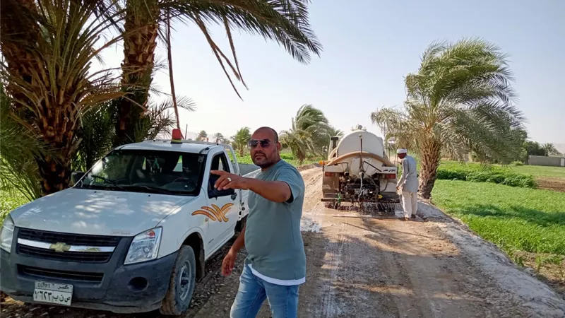 حملات لتمهيد وتسوية الطرق في دشنا