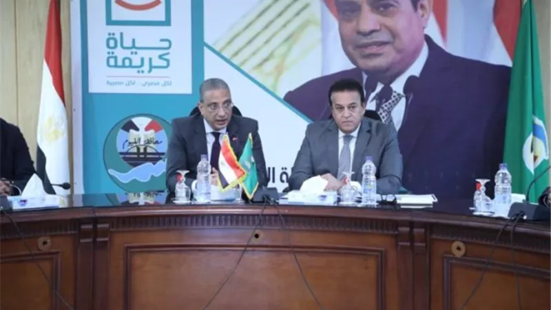 عبد الغفار والأنصاري يتفقدان فعاليات مبادرة 