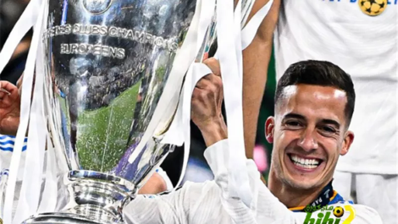 رئيس نادى ريال مدريد يداعب نجل نجم الفريق - شاهد