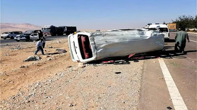 إصابة 4 فى انقلاب ميكروباص بالطريق الصحراوى الغربى ببنى سويف
