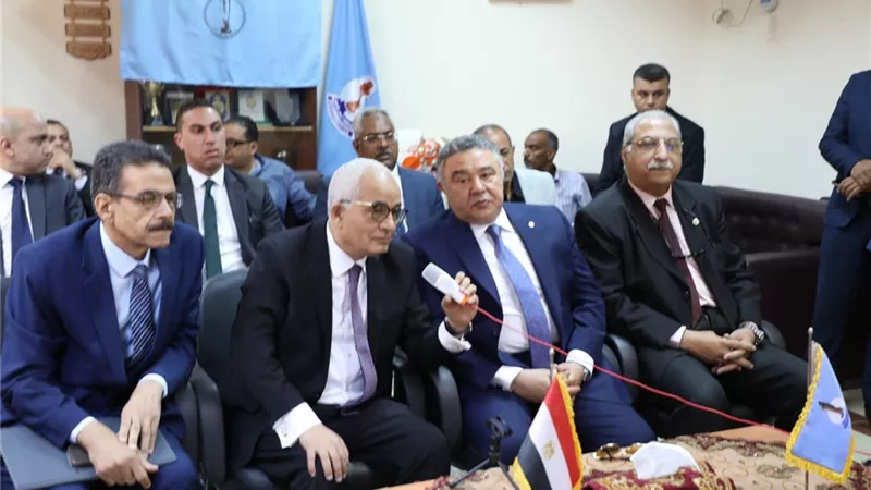 وزير التربية والتعليم يزور محافظة البحر الأحمر لمتابعة امتحانات