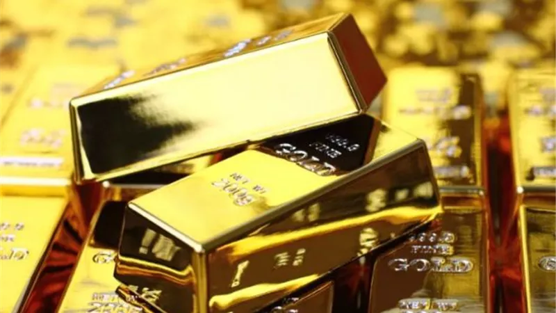 ارتفاع طفيف للذهب وترقب لتوجهات الاحتياطي الاتحادي في رفع الفائدة