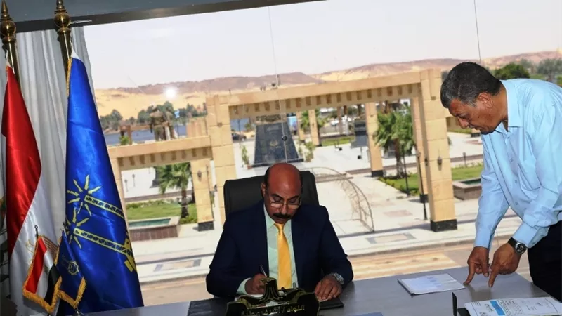 محافظ أسوان يوافق على إستثناء طلاب الدمج الحاصلين على الشهادة