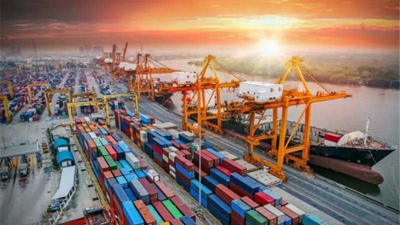 الإحصاء: 2.33 مليار دولار قيمة العجز بالميزان التجاري خلال أبريل