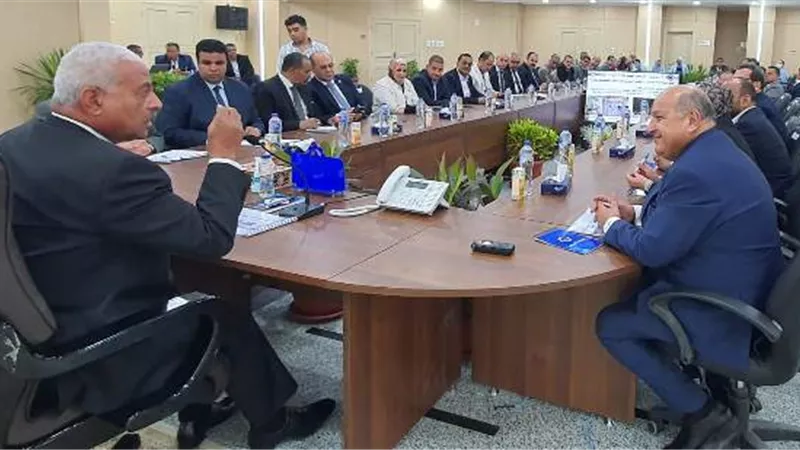 صقر يستعرض مع وفد لجنة الصحة بالنواب الإستعداد التأمين الصحي