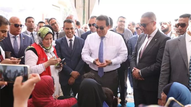 وزير الصحة ومحافظ الفيوم يتفقدان فعاليات مبادرة 