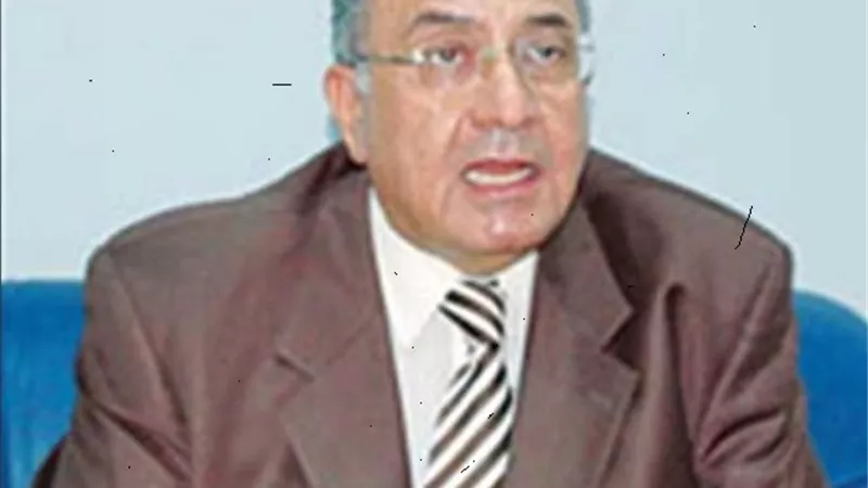 وفاء عامر تنعى رحيل رئيس مدينة الإنتاج الإعلامي الأسبق