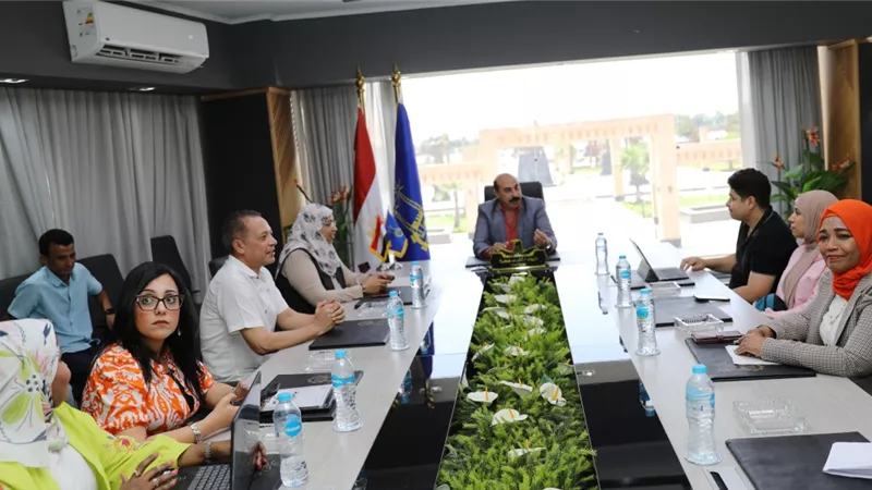أشرف عطية :الإعداد لإقامة مهرجان أسوان للفن بالألوان خلال أكتوبر
