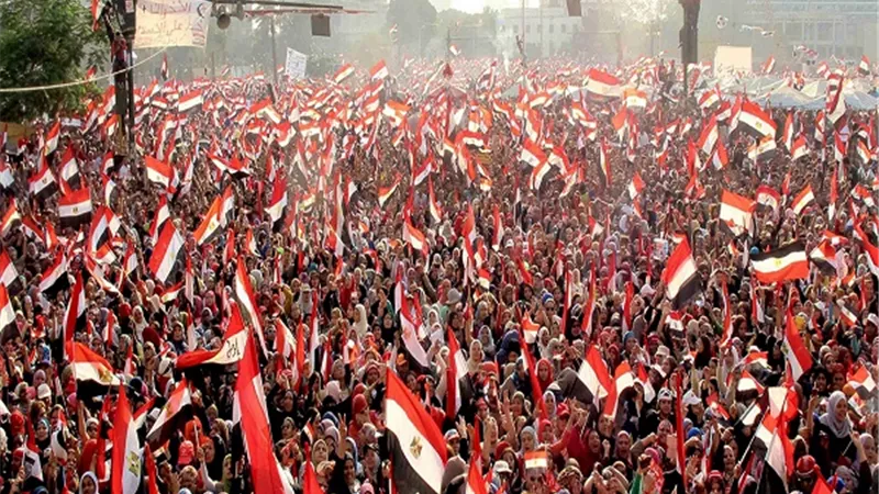 المواطنين فى ذكرى 3 يوليو.. مصر تتخلص من جماعة الشر